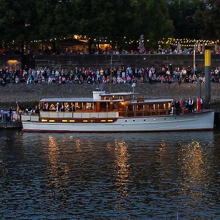 Hotelschiff Nedeva Bremen Exteriör bild