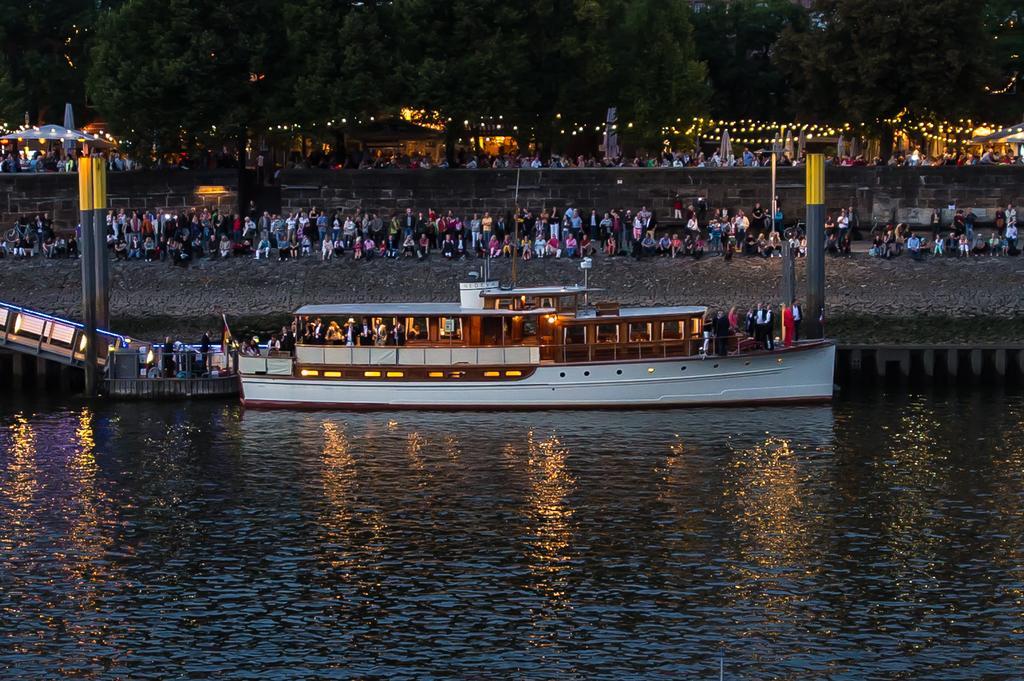 Hotelschiff Nedeva Bremen Exteriör bild