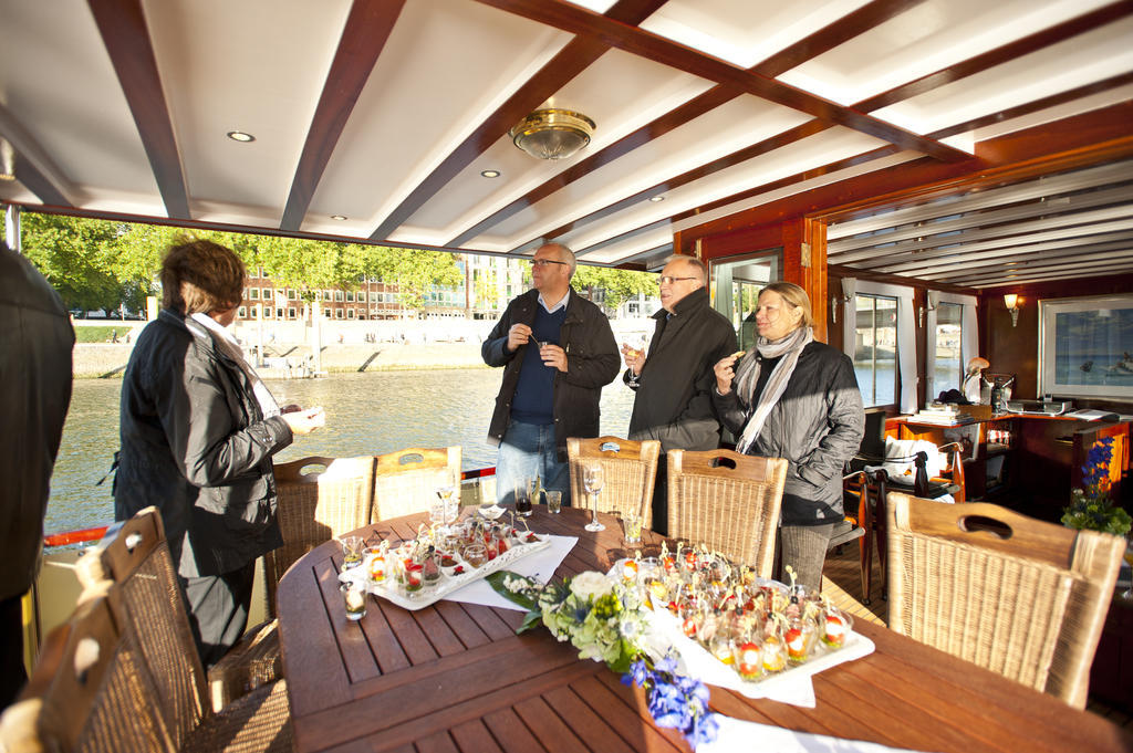 Hotelschiff Nedeva Bremen Exteriör bild